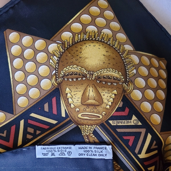 Hermès L'or Des Chefs/ The Gold of the Chiefs Silk Scarf - Picture 2 of 10